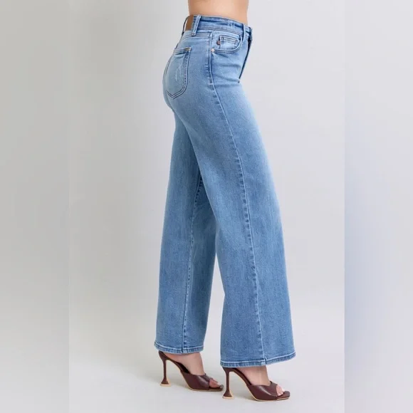 NWT Judy Blue PLUS + REG Size Medium Wash High Rise Wide Leg Jeans - Picture 5 of 16